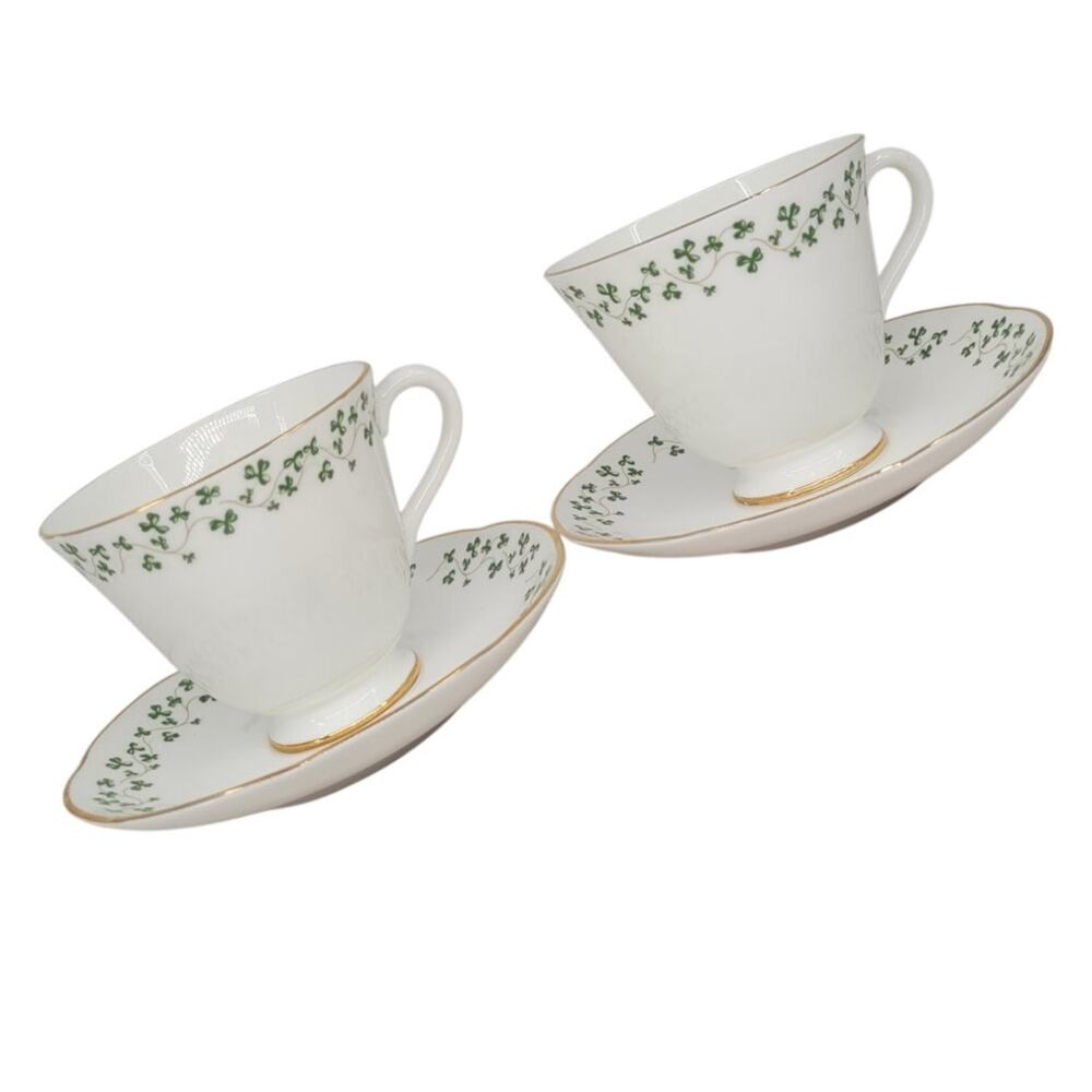 Royal Tara Shamrock Teacup and Saucer Fine‎ Bone China Irish Teatime 2-2 cottage